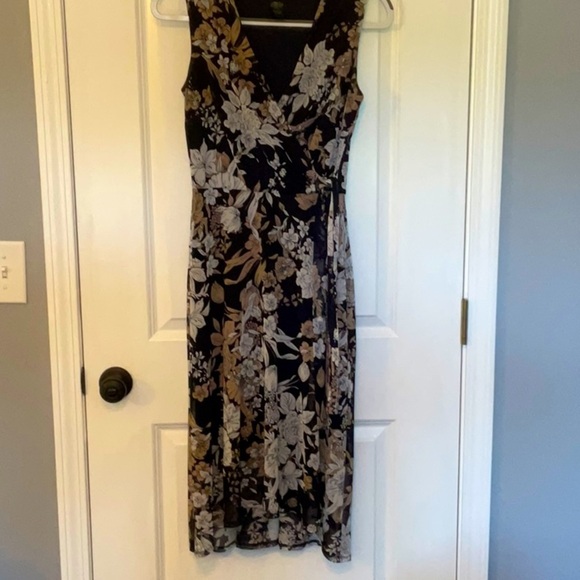 Dresses & Skirts - Floral Sleeveless Dress - Black and Cream